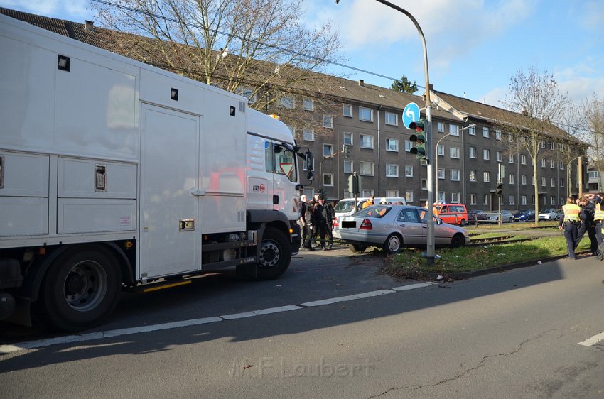 VU Koeln PKW Bahn Amsterdamerstr Friedrich Karlstr P091.JPG